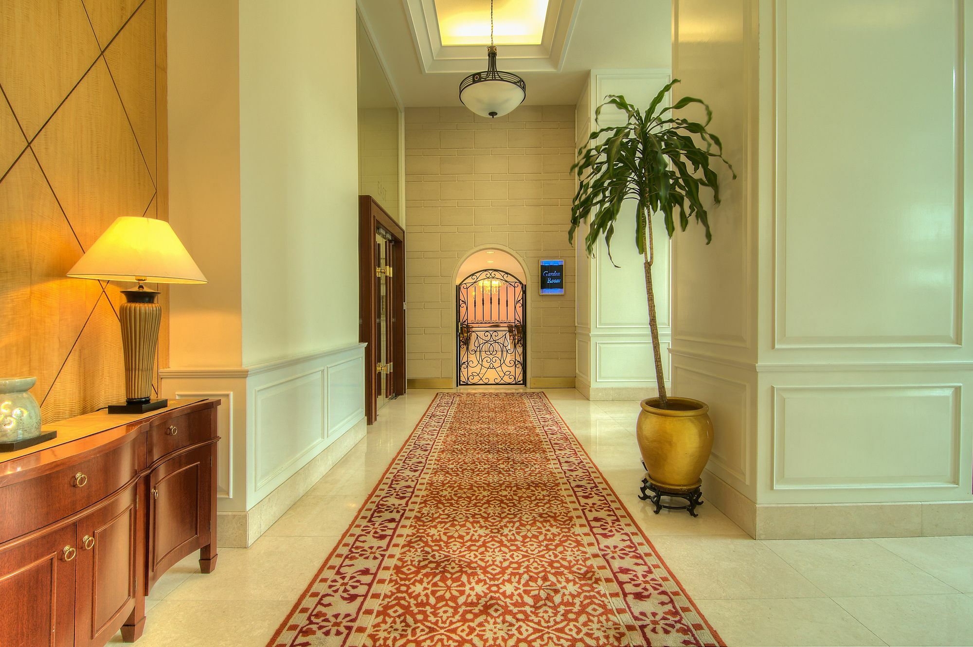 Wedgewood Residences Hotel 4*